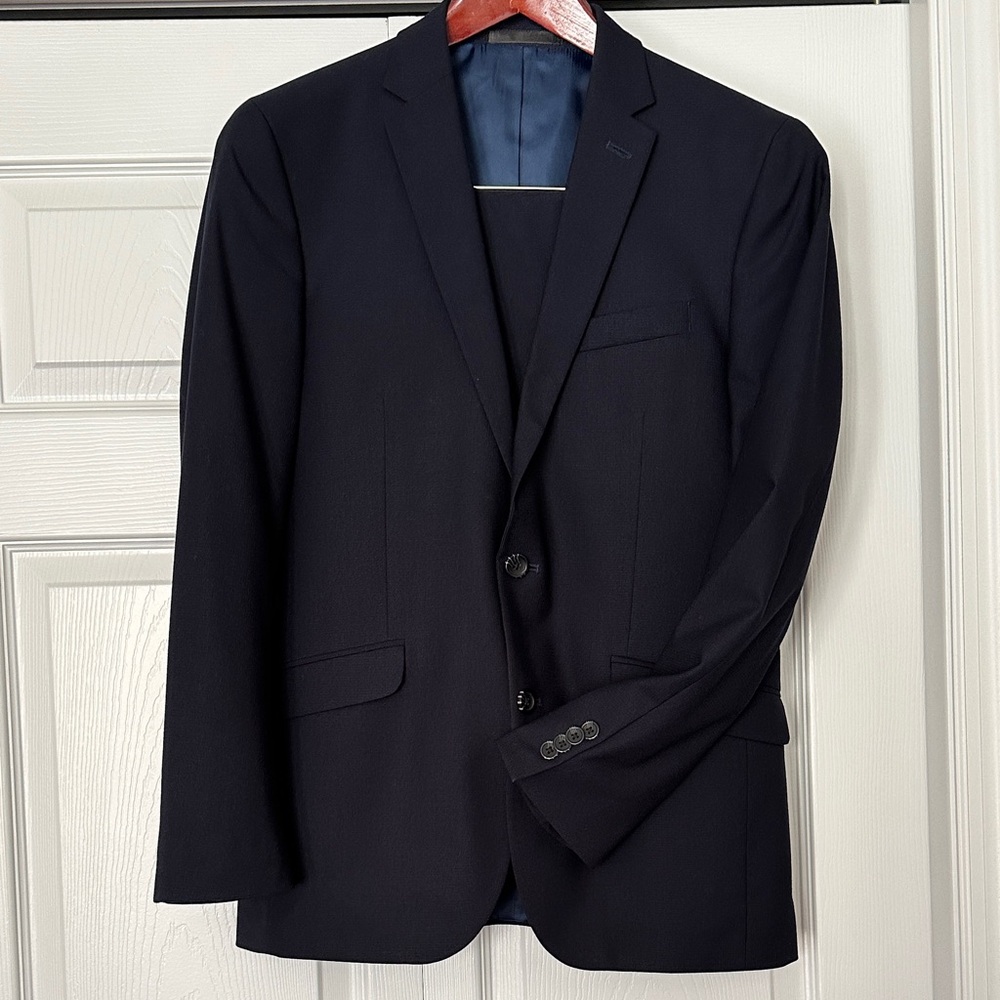 Reaction Kenneth Cole Dark Blue Men's Suit - coat 38R, pants w31 l32